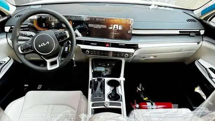 كيا k5 2024 GL لدى شركة عبدالمجيد الخضر للسيارات 5