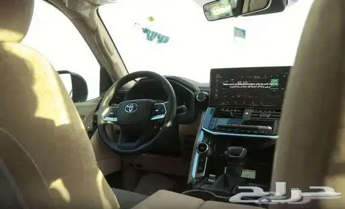 لاندكروزر L3 بنزين موديل 2025 حبه فقط لون اسود 15