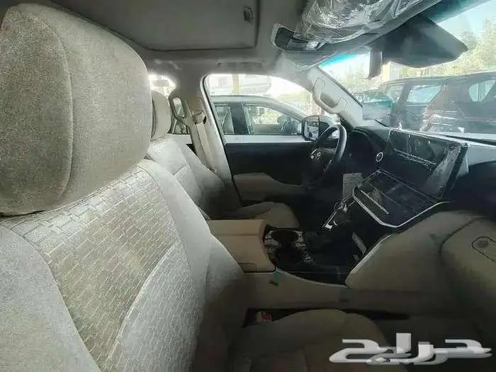 لاندكروزر L3 GXR موديل 2025 13