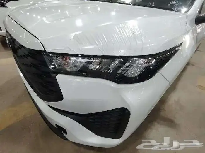اينوفا GL موديل 2024 بنزين حبه فقط لون ابيض واسود وفضي كحلي 9