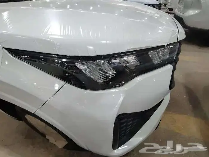اينوفا GL موديل 2024 بنزين حبه فقط لون ابيض واسود وفضي كحلي 18