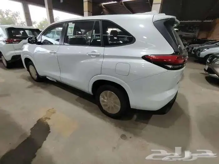 اينوفا GL موديل 2024 بنزين حبه فقط لون ابيض واسود وفضي كحلي 14