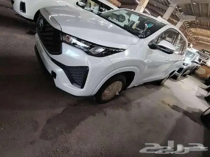 اينوفا GL موديل 2024 بنزين حبه فقط لون ابيض واسود وفضي كحلي 1