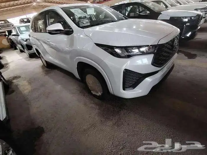 اينوفا GL موديل 2024 بنزين حبه فقط لون ابيض واسود وفضي كحلي 6