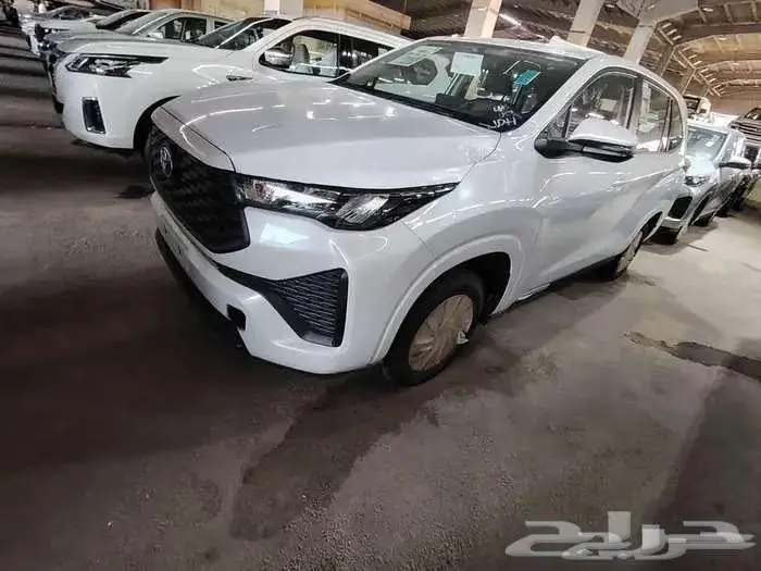 اينوفا GL موديل 2024 بنزين حبه فقط لون ابيض واسود وفضي كحلي 4