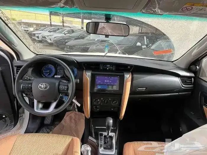 تويوتا فورشنر 2025 ديزل و بنزين بدون دبل كاش واقساط 3
