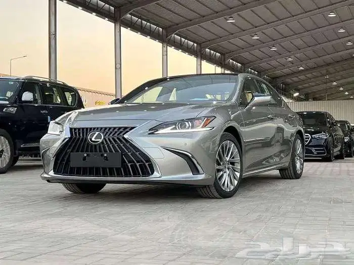 لكزس CC ES350 نص فل بروجكتور 2025 كاش واقساط 0