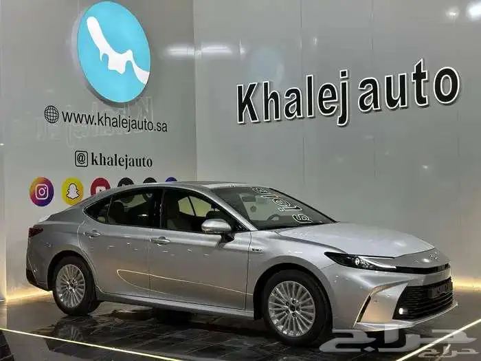 تويوتا كامري E PLUS هايبرد 2025 كاش واقساط 0