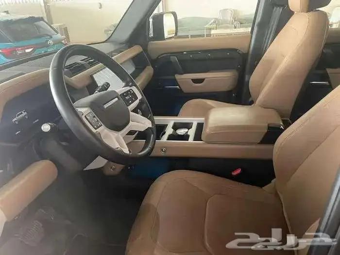 لاندروفر - ديفندر HSE V6 موديل 2025 ممشي 25 الف 8