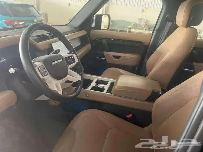 لاندروفر - ديفندر HSE V6 موديل 2025 ممشي 25 الف 9
