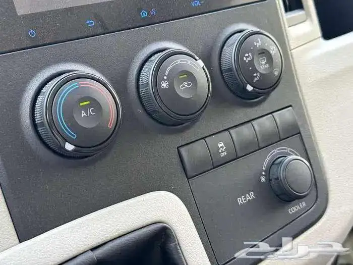 تويوتا هايس 13 راكب - ديزل -قير عادي وتماتيك -2026 11