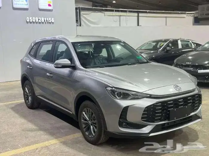 ام جي ZS استندر بنزين فضي 2025 3