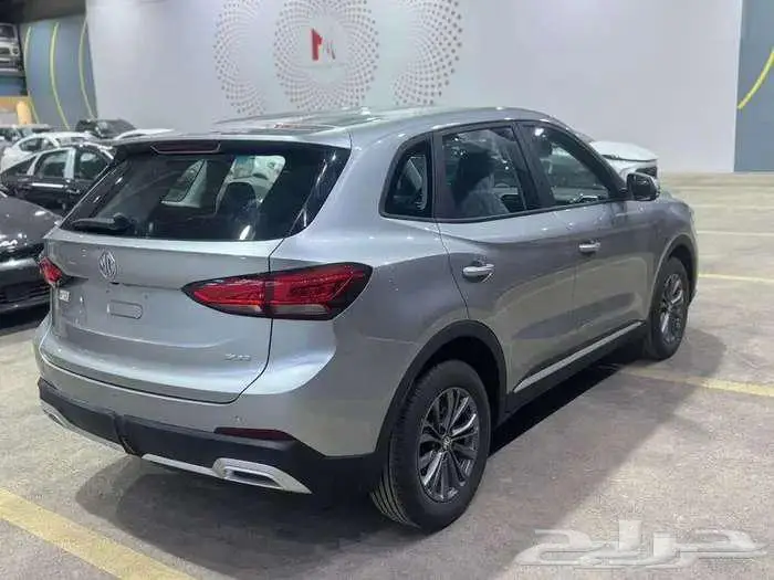 ام جي ZS استندر بنزين فضي 2025 12