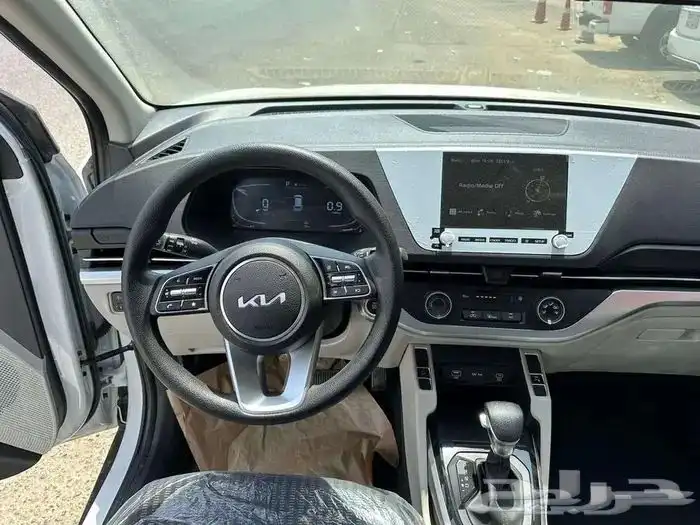 كيا كارينز LX موديل 2025 نص فل كاش اقساط 10