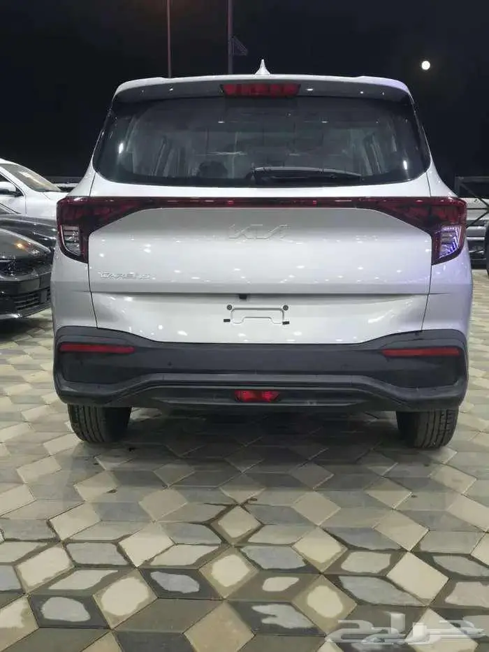 كيا كارينز استاندر ونص فل 2025 1