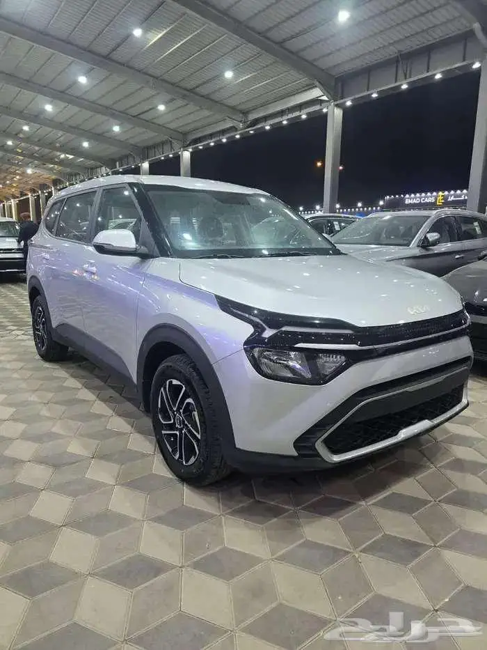 كيا كارينز استاندر ونص فل 2025 5