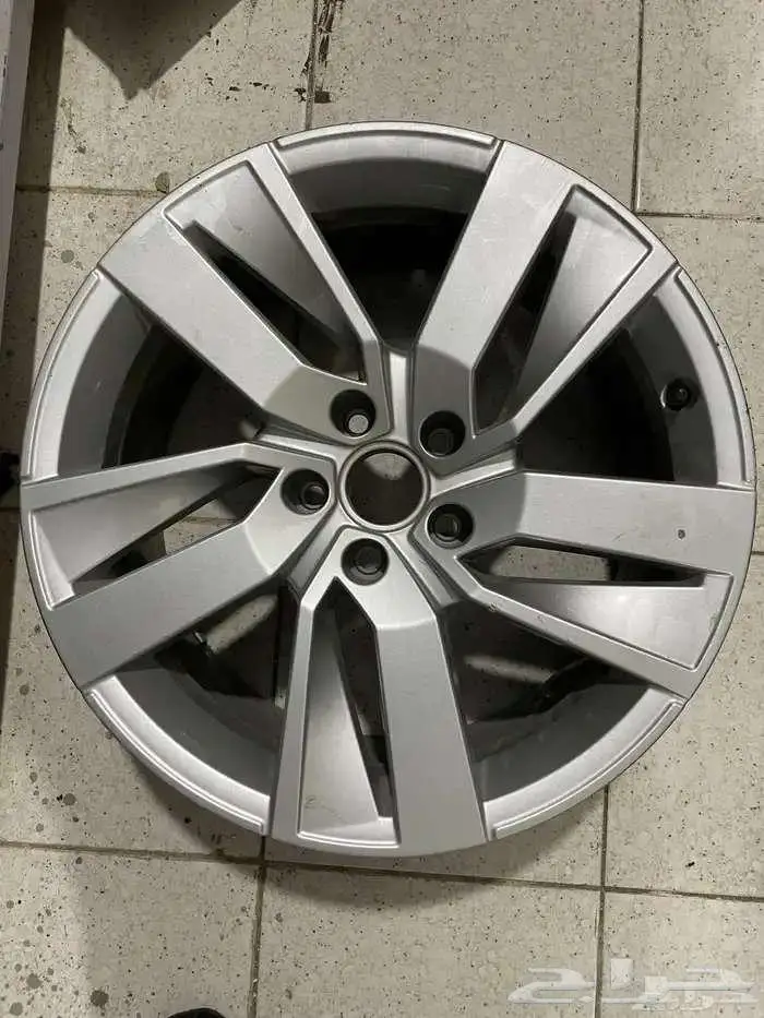 جنوط فوكسواجن مقاس 18 شبه وكالة 2