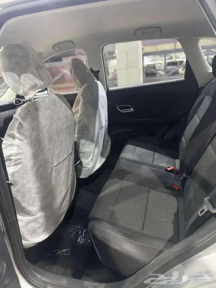 ام جي ZS استندر بنزين فضي 2025 5