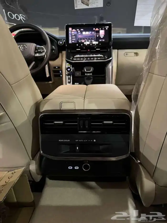 تويوتا -لاندكروزر -GXR4 -بنزين- سعودى- 2025 -اسود 9