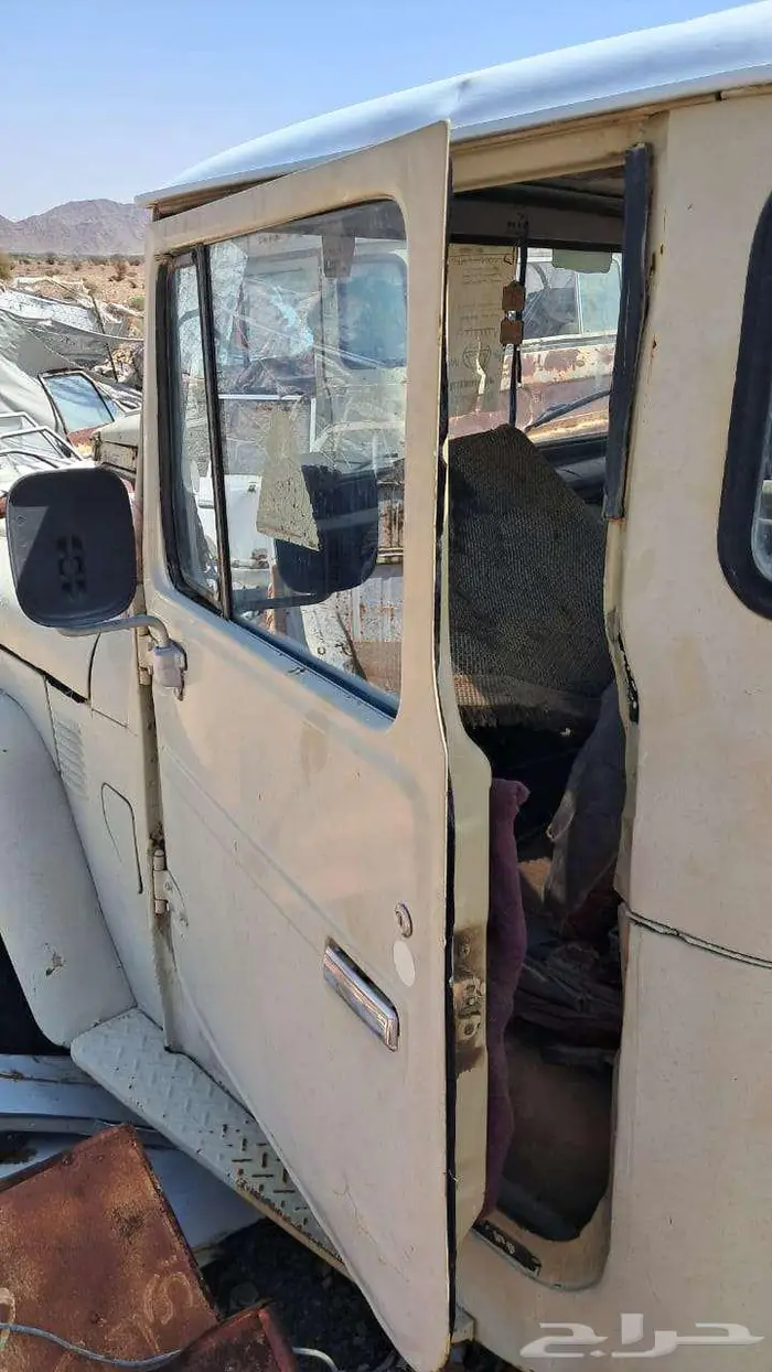 للبيع قطع شاص وربع من مديل 84 وتحت كل القطع فيه 9