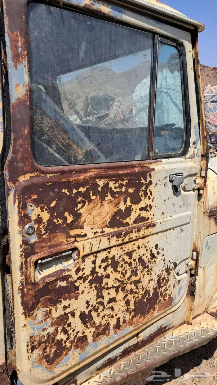 للبيع قطع شاص وربع من مديل 84 وتحت كل القطع فيه 14