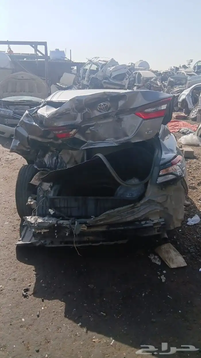 كامري موديل 2024لون تيتانيوم الحاله تشليح قطع غيار فقط 5