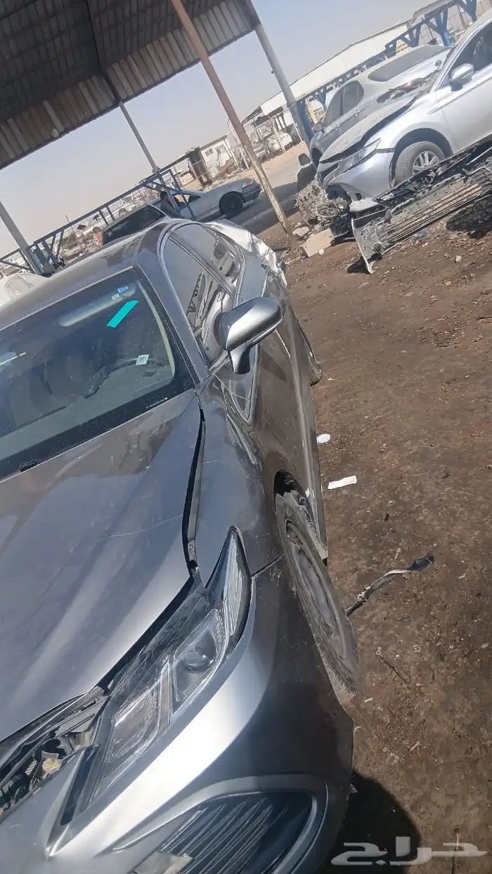 كامري موديل 2024لون تيتانيوم الحاله تشليح قطع غيار فقط 3