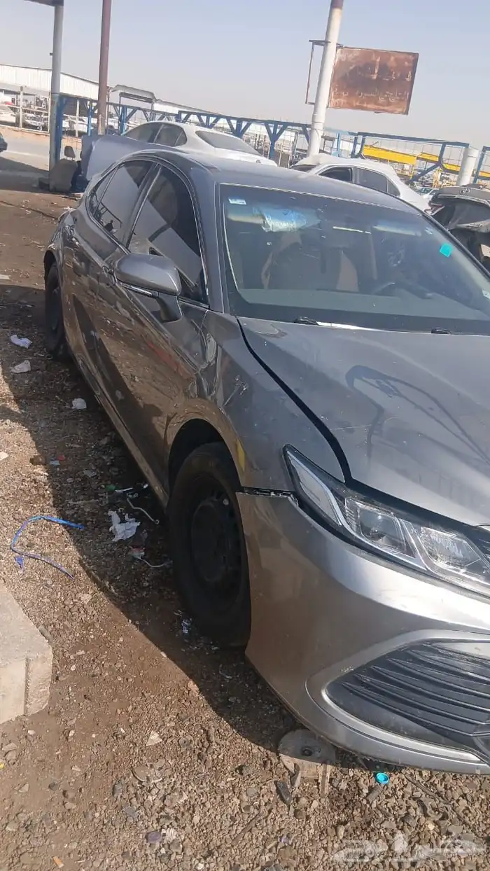 كامري موديل 2024لون تيتانيوم الحاله تشليح قطع غيار فقط 1