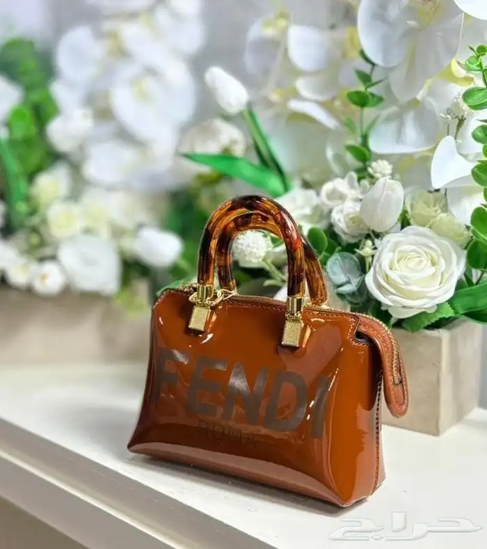 شنط فندي مع ملحقاتها 6