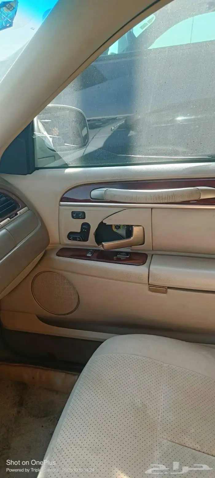 لينكولن تاون كار 2004 8
