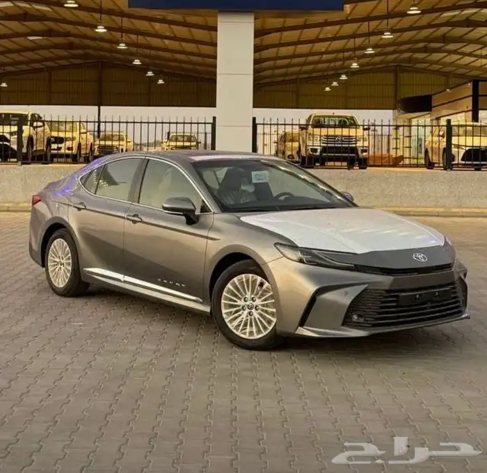 للبيع كامري 2025 تيتانيوم Le نص فل ( اصفار ) 0