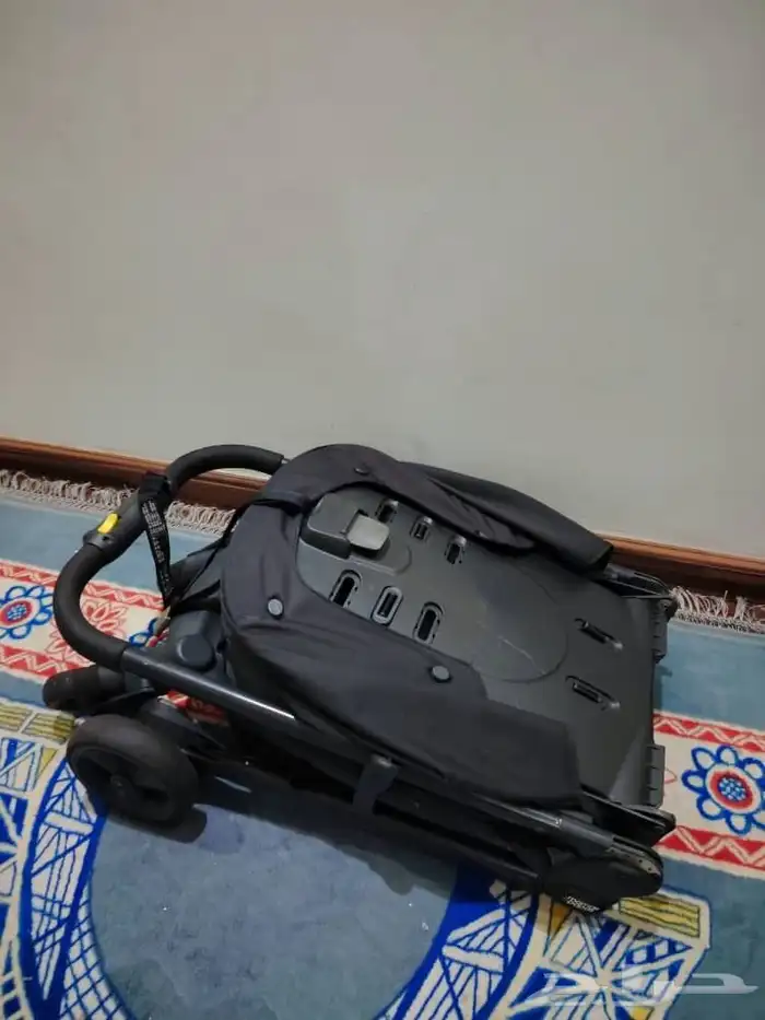 عربة اطفال ماركة mamas and Papas 2