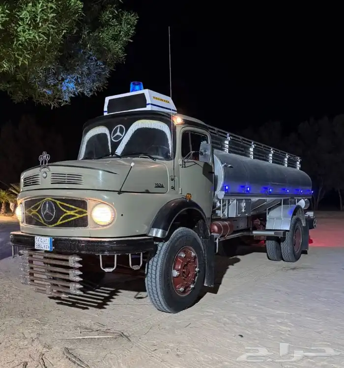 وايت عايدي بوز اساس جفالي مديل 1983 5