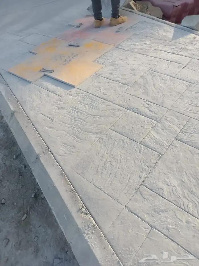 I am a Pakistani worker specializing in interlock paving at 10