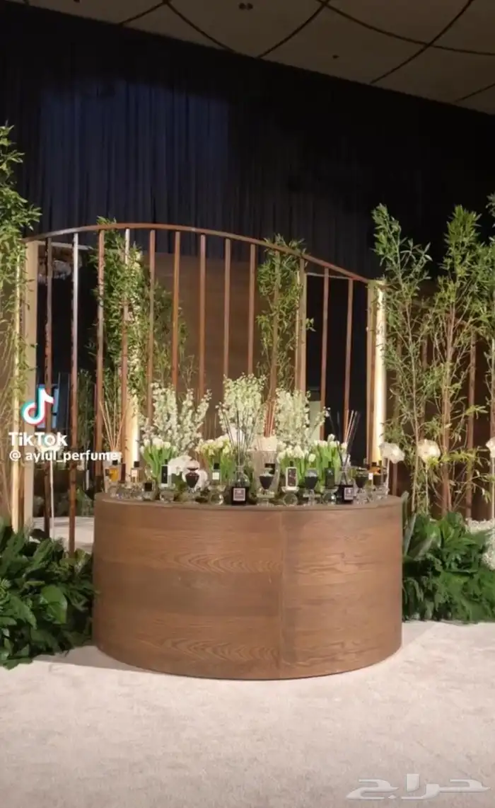 مدخل عطور وديكور جميل يصلح في الزواجات (للشراء) 1