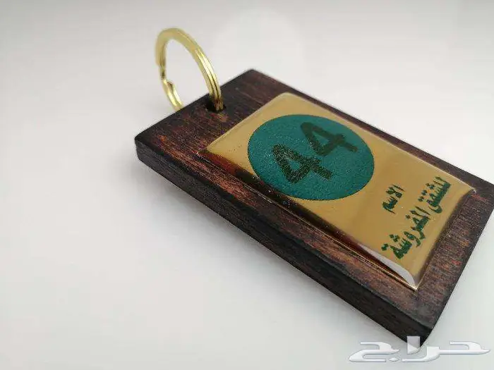 تصميم وتفصيل ميداليات بروشات استاندات تعليقات وهدايا فخمة 18