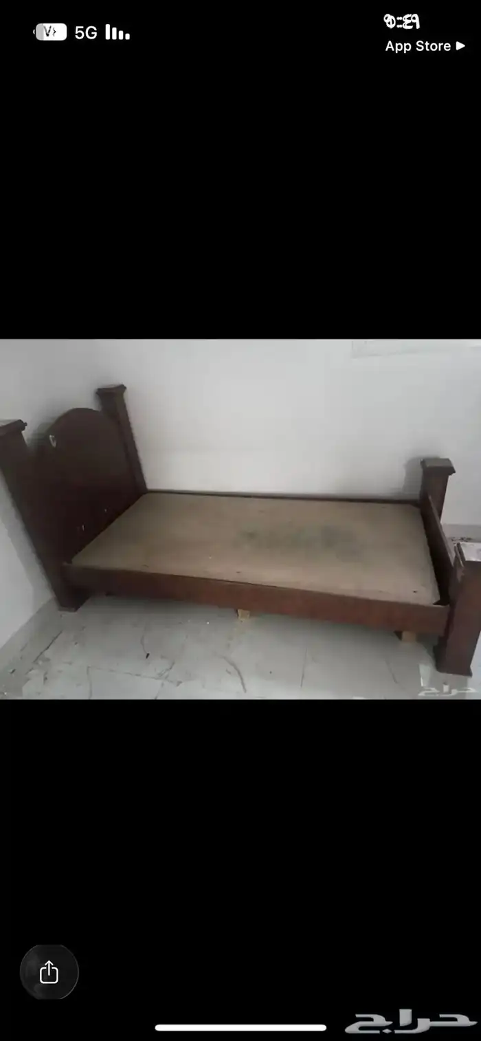 سرير بمرتبة ومرايه وعربه أطفال 0