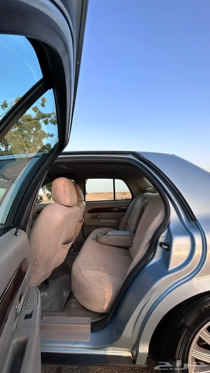 فورد جراند ماركيز 2010 8