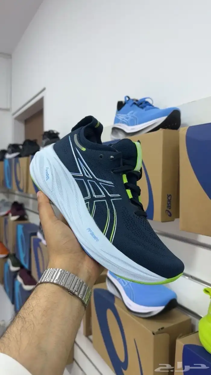 شوزات وشنط ماستر كوالتي متوفر لدينا كوتش وديور نيوبلانس 16