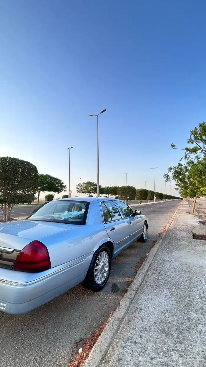 فورد جراند ماركيز 2010 9