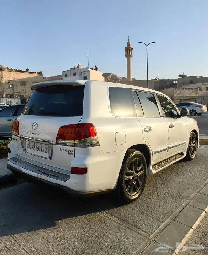 لكزس LX 570 موديل 2009 8