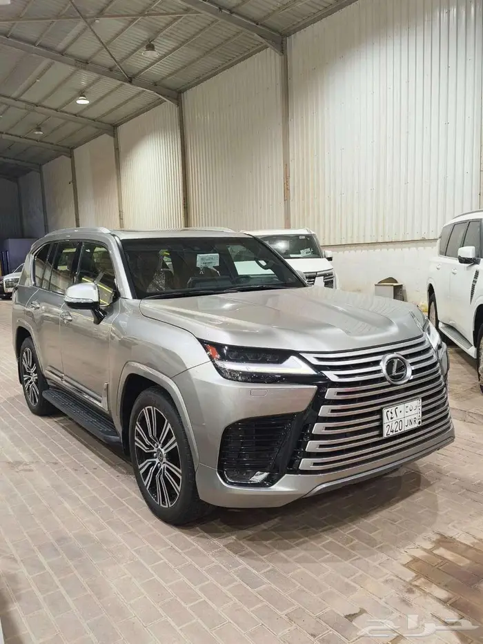 لكزس ( LX600 ) BB فل كامل 2024 خليجي ماشي ( 21 الف ) 7