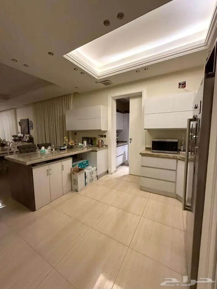 شقة للبيع في حي حطين بموقع مميز 1