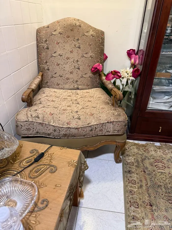 طقم كنب تنجيد مع خشب كنبه 7 مقعد 3