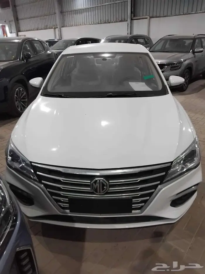 ام جي 5 ستاندر 2025 10