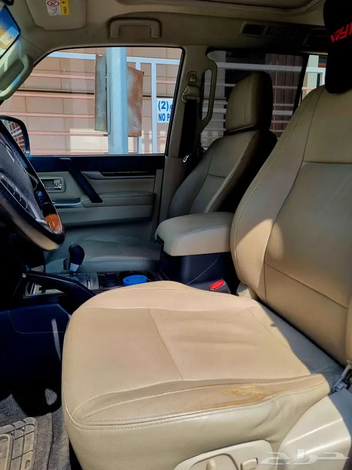 130k كم باجيرو 2016 GLX 3.8 17