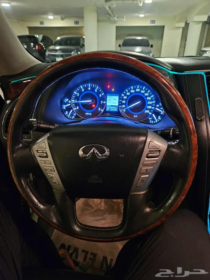 انفينتي QX80 2015 فل كامل بحالة الوكالة 12