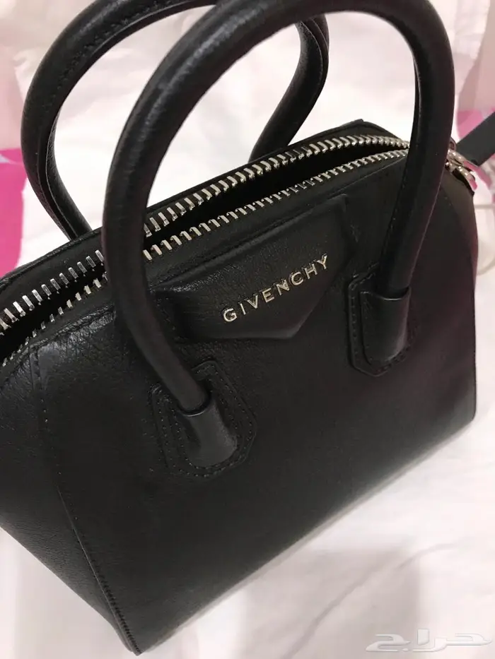شنطة جيفنشي الاصلية للبيع 0