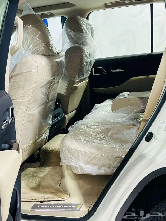لاندكروز GXR بنزين 2025 12