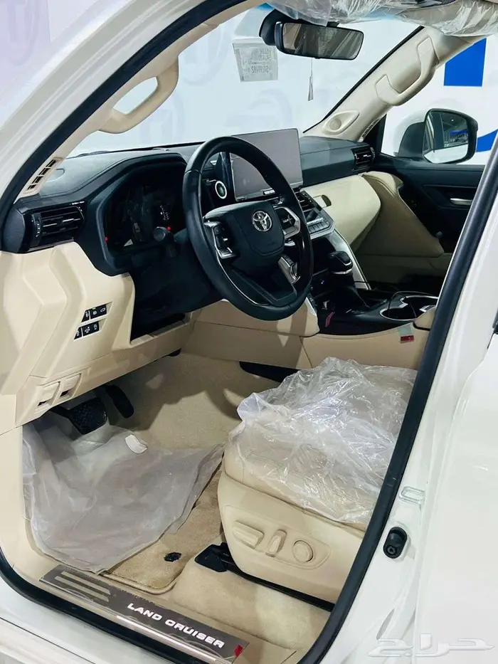 لاندكروز GXR بنزين 2025 10